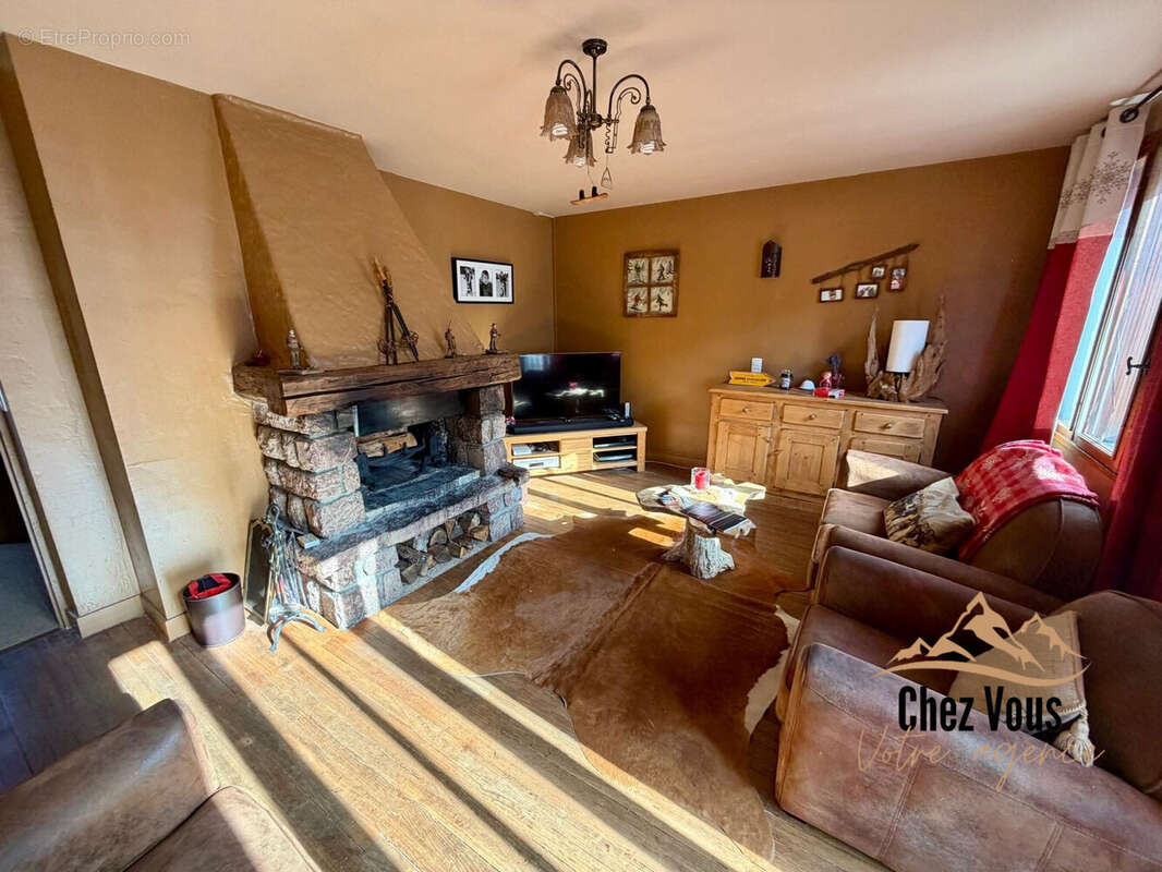 Appartement à LA SALLE-LES-ALPES