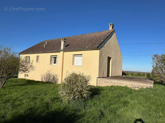 Maison à CHASTELLUX-SUR-CURE