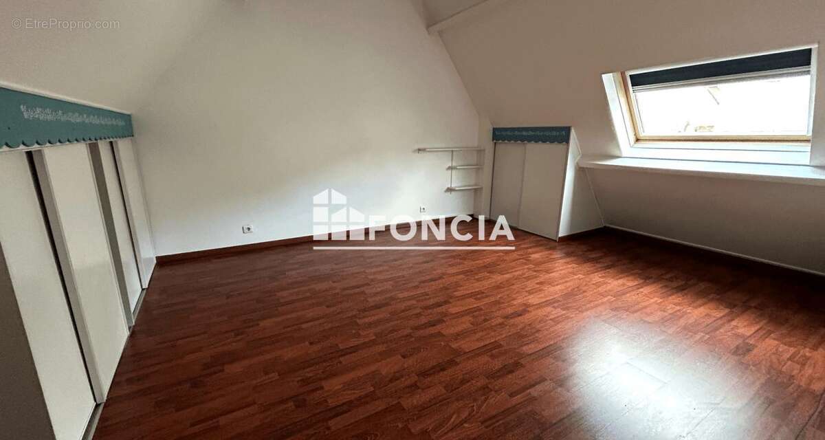 Chartres basse ville et 10 min de la gare - appartement de 2 pieces en duplex - photo 9