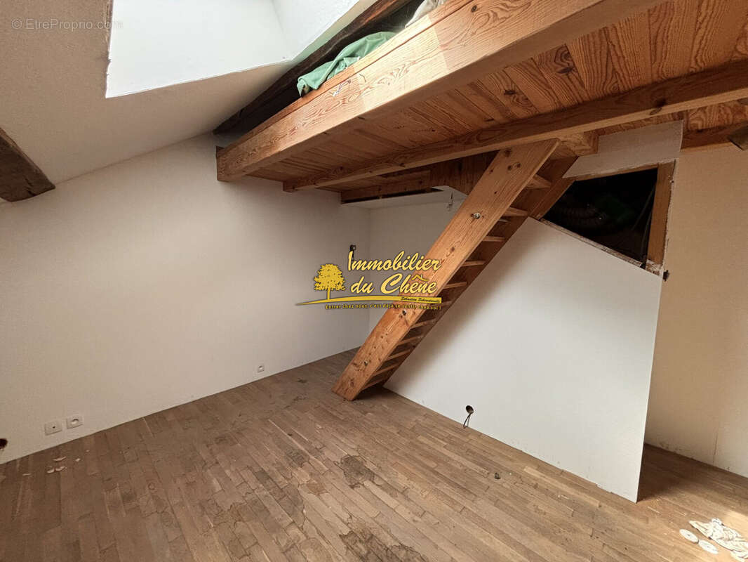 Appartement 215 m² à Luxeuil-Les-Bains  - photo 2