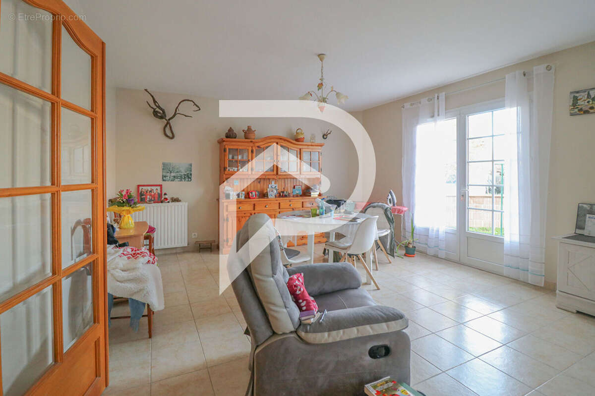 Maison à SAINT-JUERY