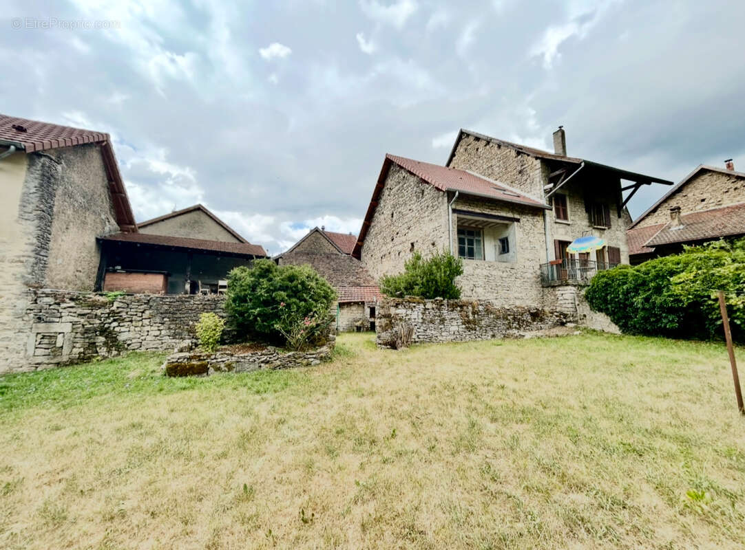 Maison à VILLEBOIS