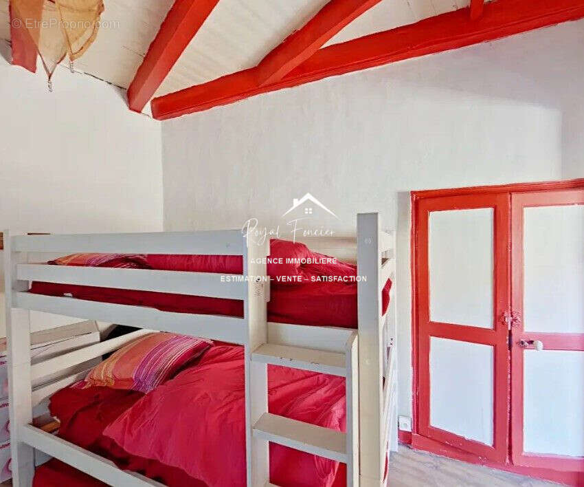 Chambre d'appoint en enfilade - Maison à YZEURES-SUR-CREUSE