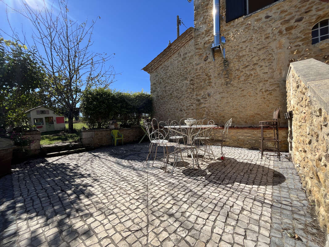 Maison en pierres avec grange sur 4500 m2 de terrain - photo 17