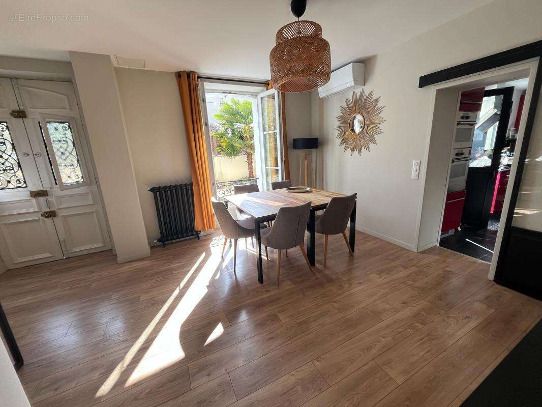 Maison à VILLENEUVE-LA-GARENNE