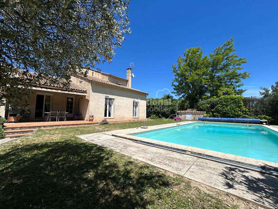Maison 5 chambres sur parcelle de 1364 m² avec piscine et grand garage - Aubignan - photo 18