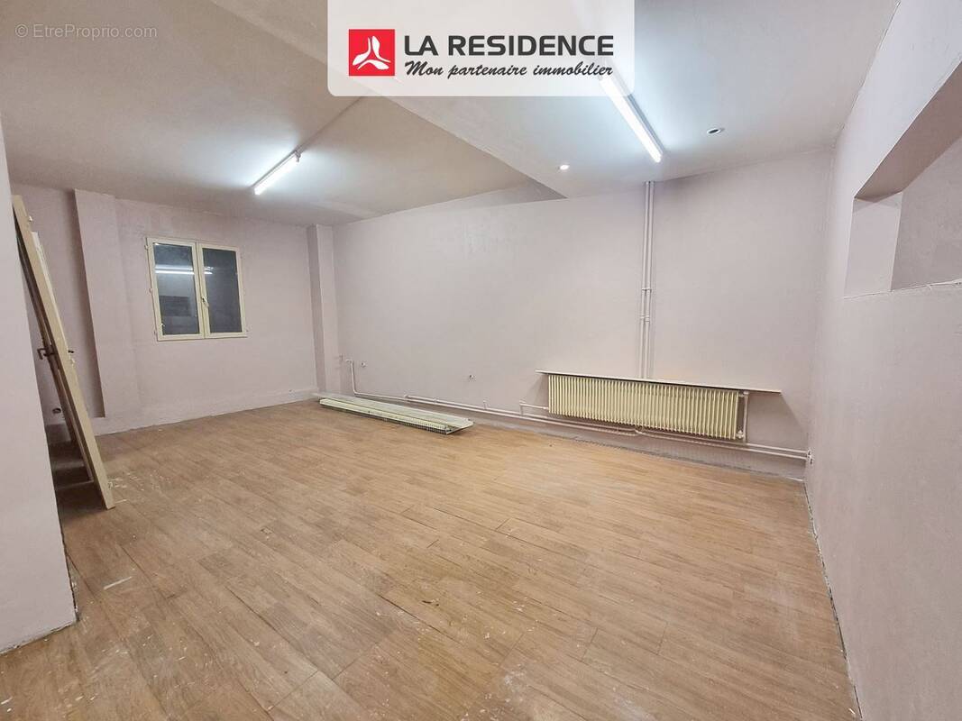 Commerce à ASNIERES-SUR-SEINE