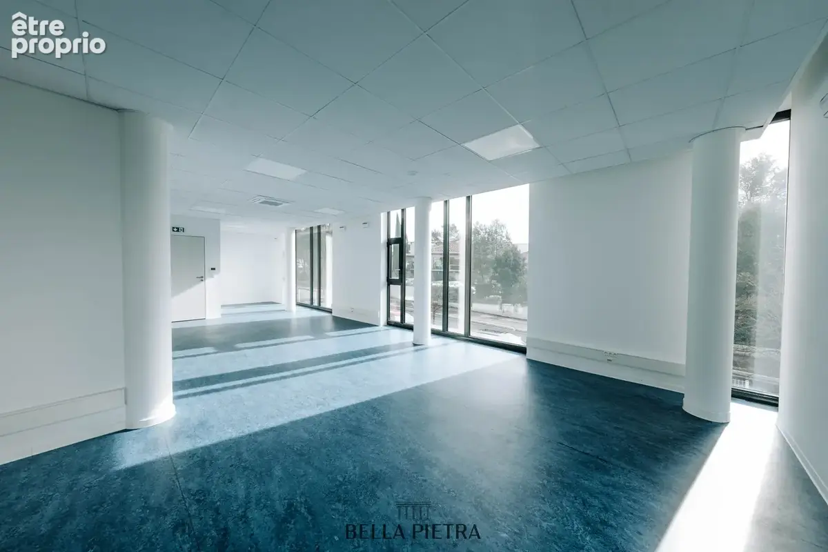 Commerce 2 494 m² à vendre à Saint-Clement-De-Riviere (34980) - photo 4