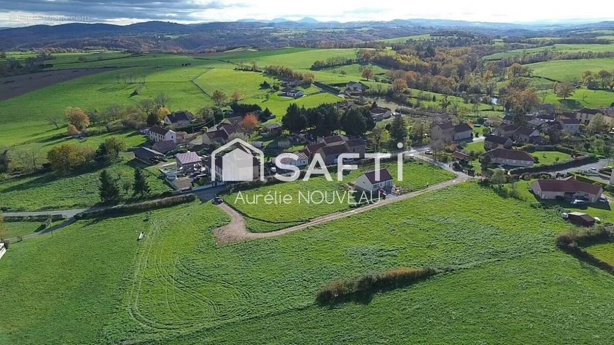 Photo 1 - Terrain à SAINT-HILAIRE-LA-CROIX