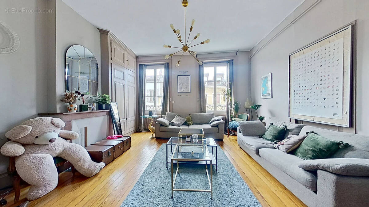 Appartement à LYON-8E