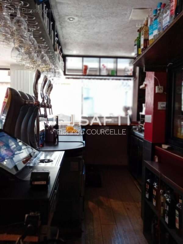 Photo 8 - Commerce à THONES