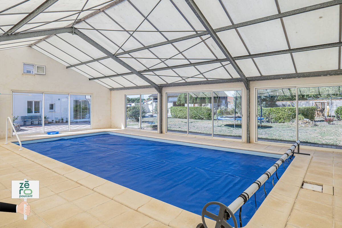 Maison à LES MAGNILS-REIGNIERS