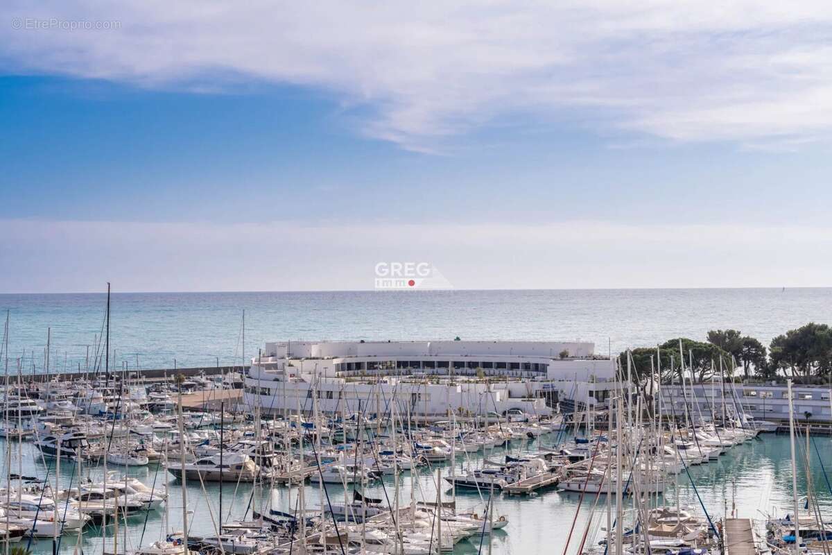 Appartement à VILLENEUVE-LOUBET