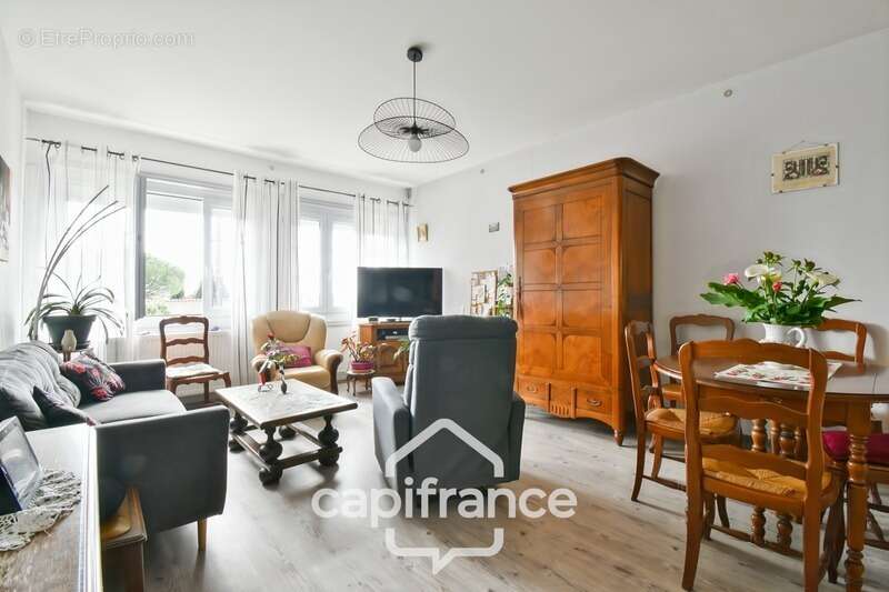 Maison à vendre de plain pied 5 pièces SAINT JEAN D'ANGELY (17) sur une parcelle de 1012m² - photo 19