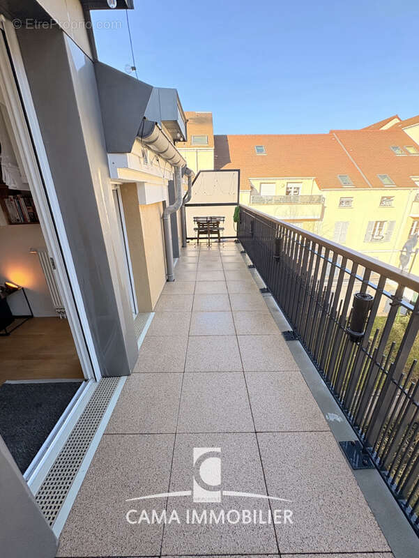 Appartement à BUC