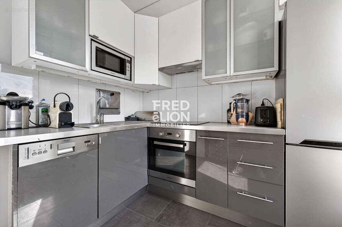 Appartement à NEUILLY-SUR-SEINE