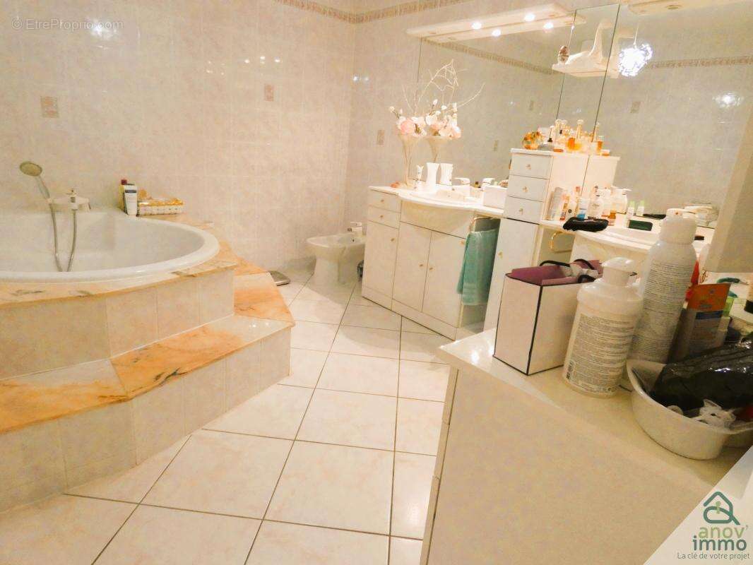 Maison à SAINT-PIERRE-DE-CHANDIEU