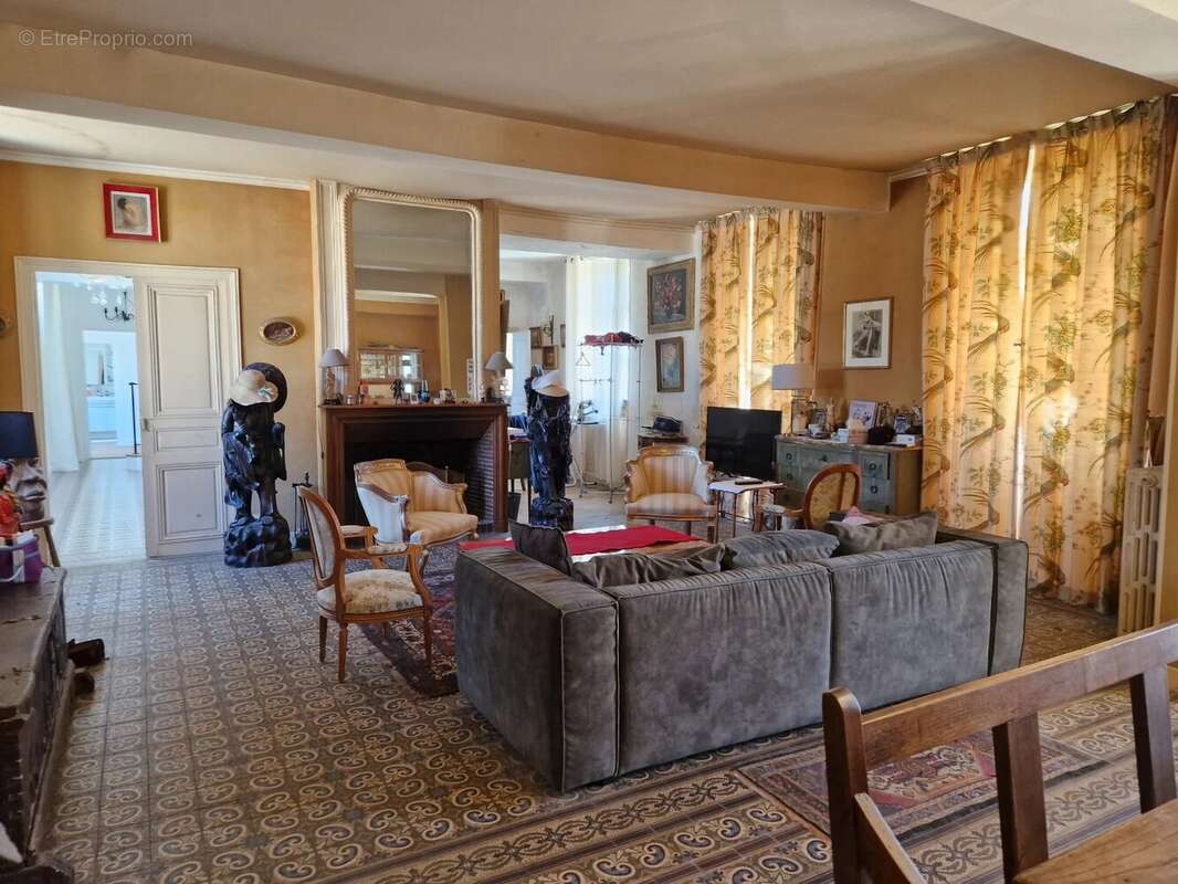 Maison à CHAILLEVOIS