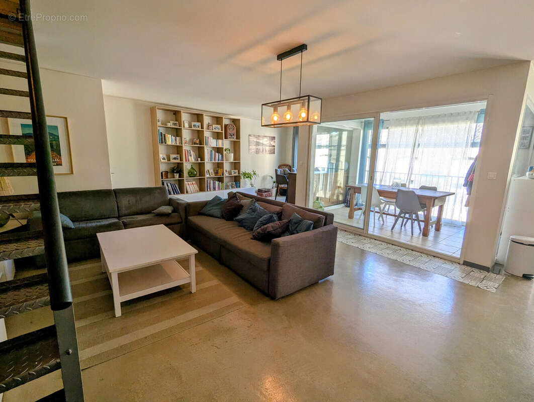 Appt. T4 en duplex dans maison de village - Garage - photo 11