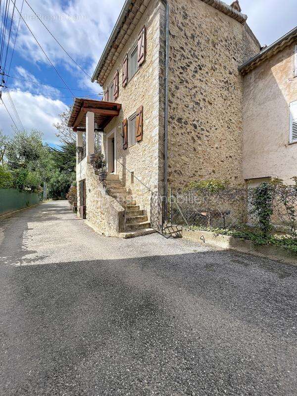 Maison à ROQUEFORT-LES-PINS