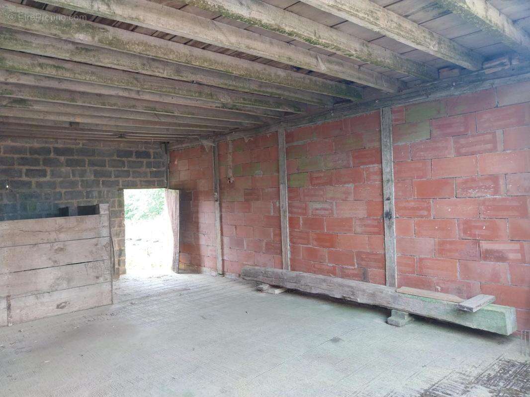 Ensemble immobilier d'exception, deux maisons, étable et hangar sur 1322 m² - photo 8