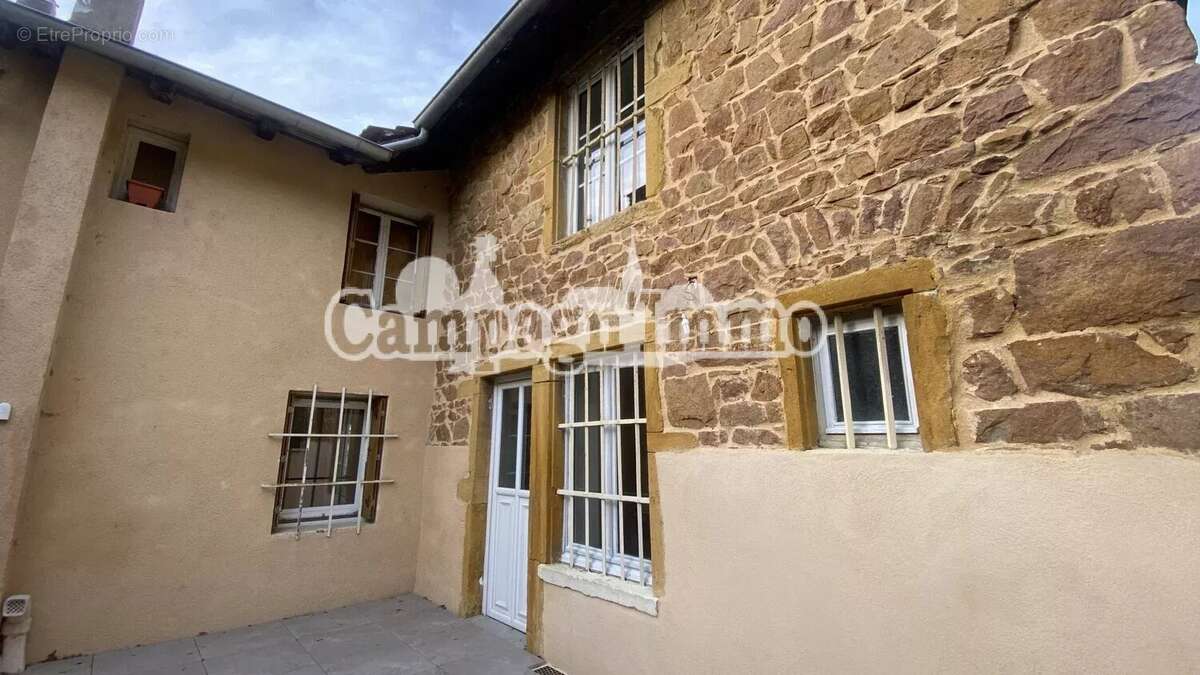 Maison à CHAMBOST-ALLIERES