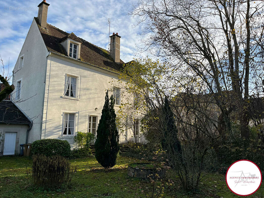 Maison à SAINT-AMAND-MONTROND