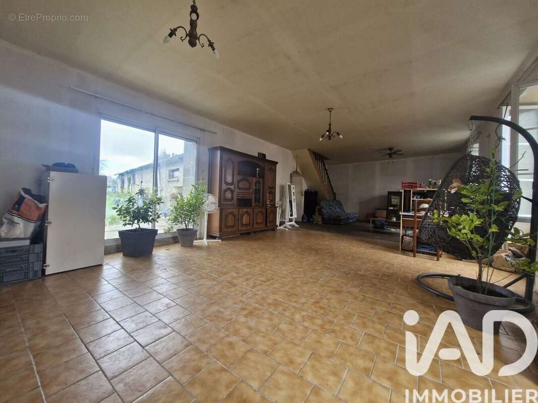Maison 138 m² à Saint-Martin-De-Macon  - photo 5