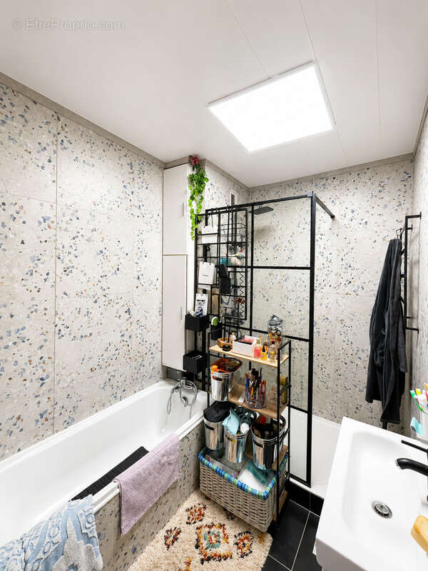 Appartement T6 de 128 m2 avec balcon, parking et pièce indépendante   Firminy - photo 3