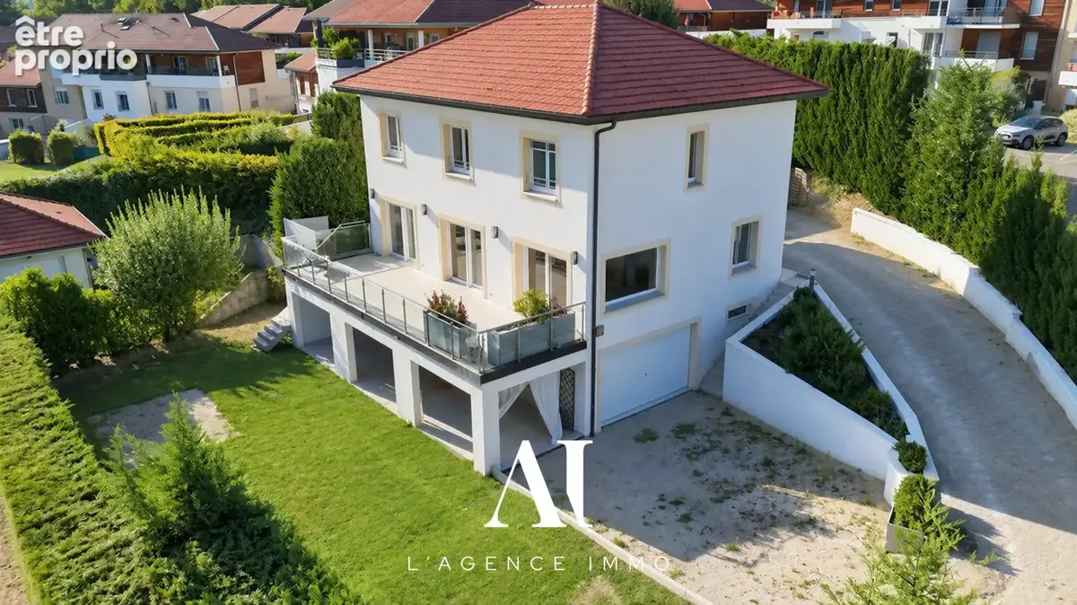 Maison à CESSY