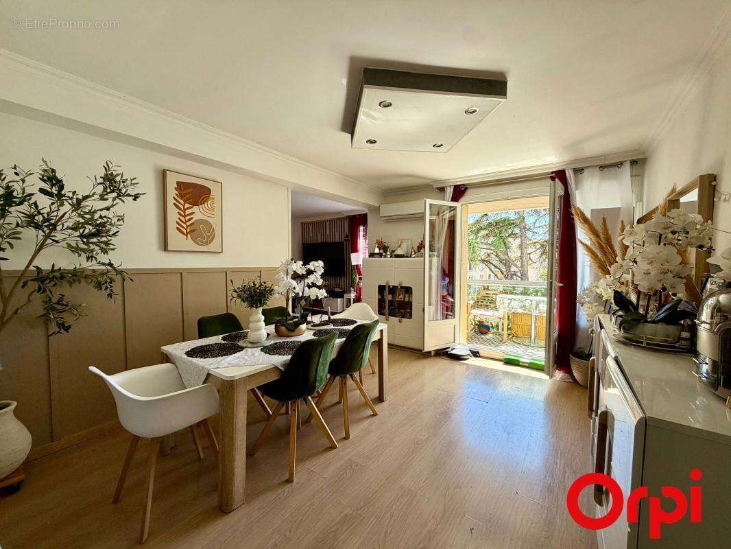 Appartement à MARSEILLE-4E