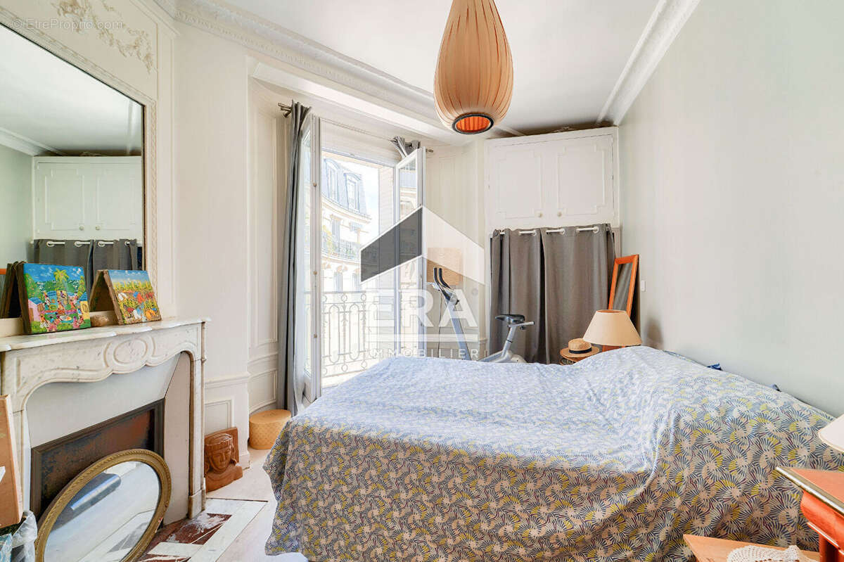Appartement à PARIS-14E