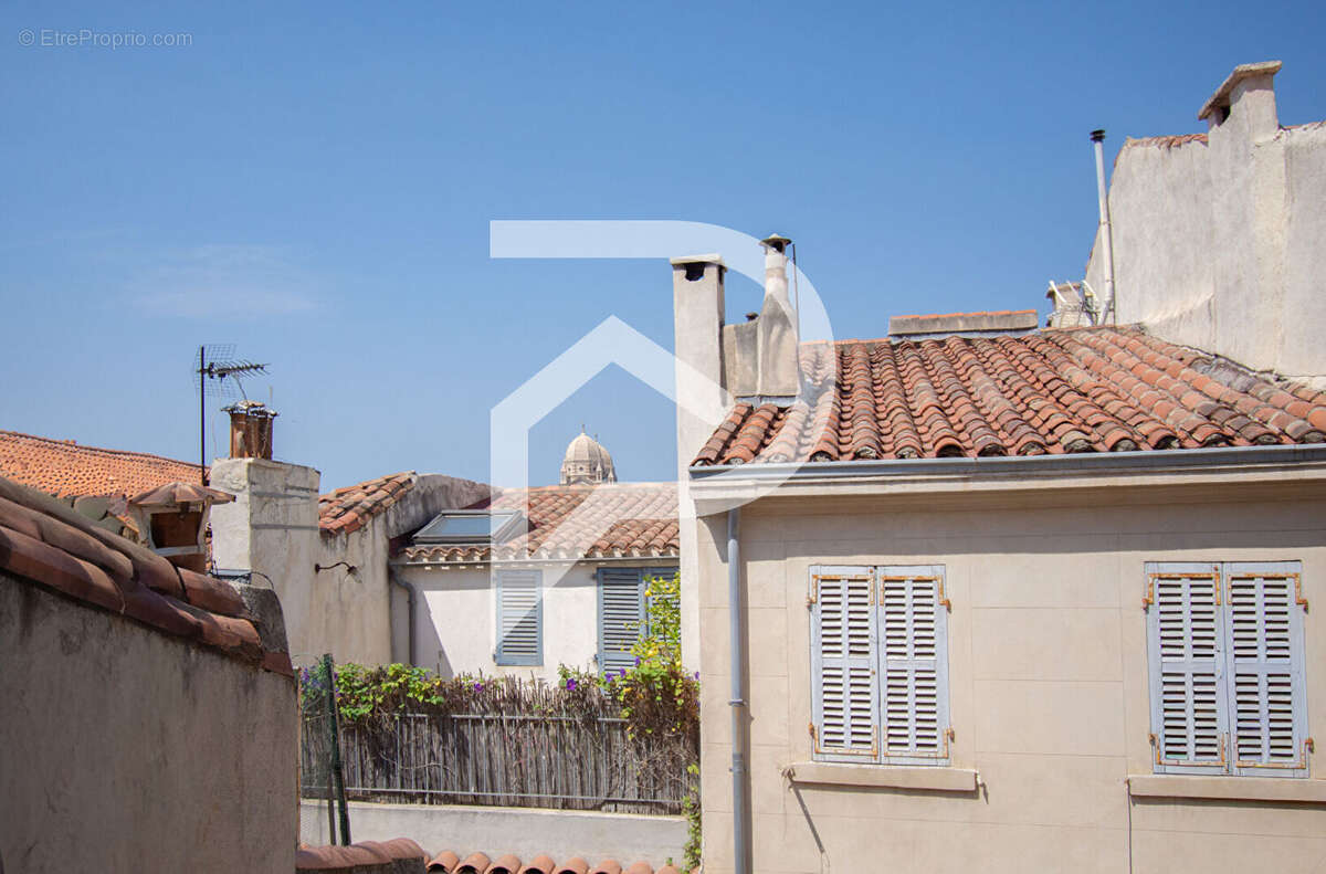 Appartement à MARSEILLE-2E