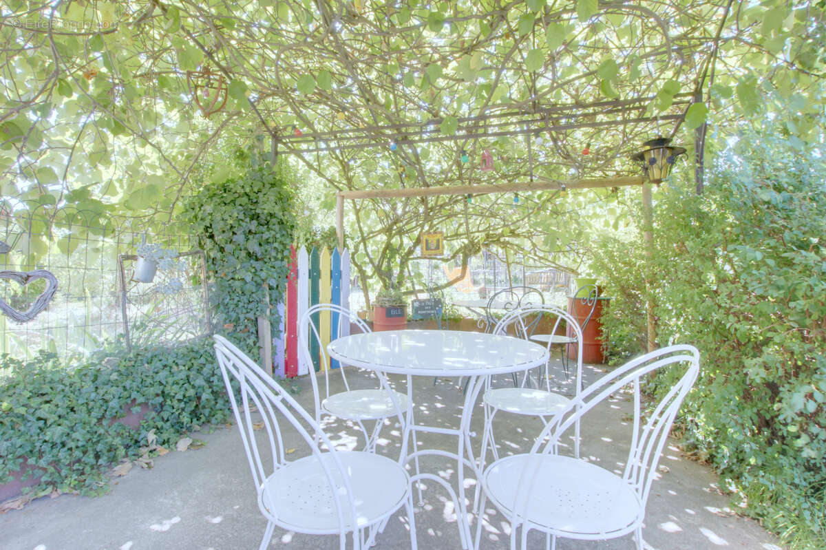 Grande maison familiale de 257 m2 avec dépendances   Saint-Germain-la-Chambotte - photo 26