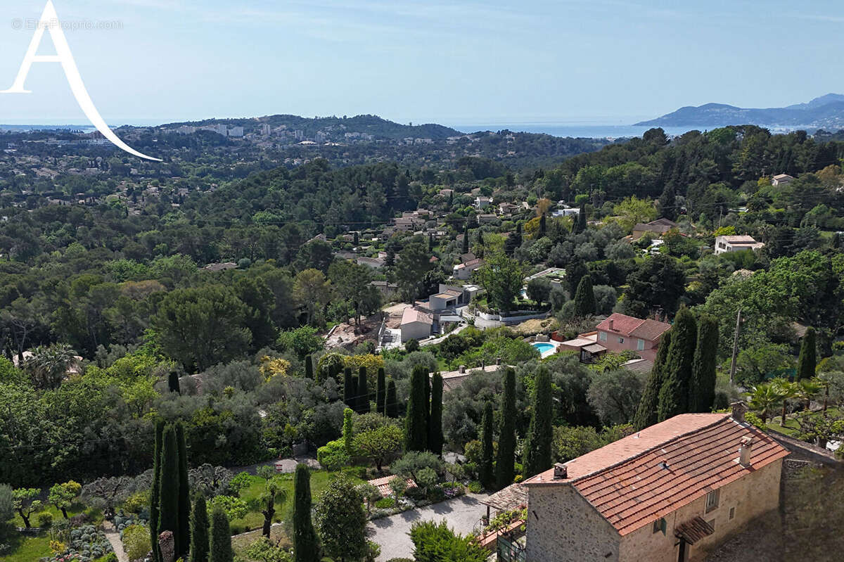 Maison à MOUGINS