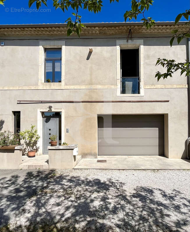 Maison à MAILLANE