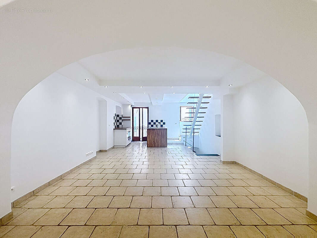 Appartement à ROQUEBRUNE-CAP-MARTIN