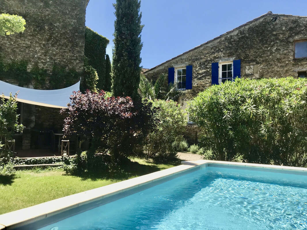 Maison à SUZE-LA-ROUSSE