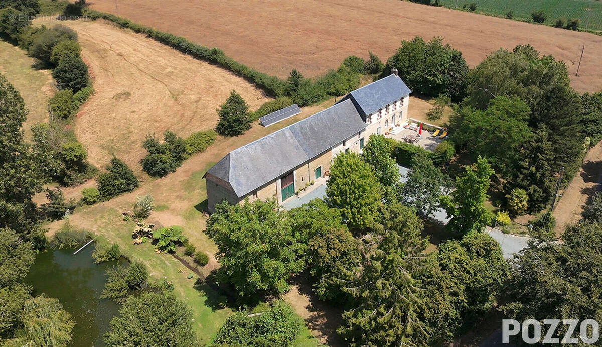 Coup de coeur - Magnifique Longère Rénovée avec Étang et Dépendances à QUETTREVILLE SUR SIENNE - photo 2