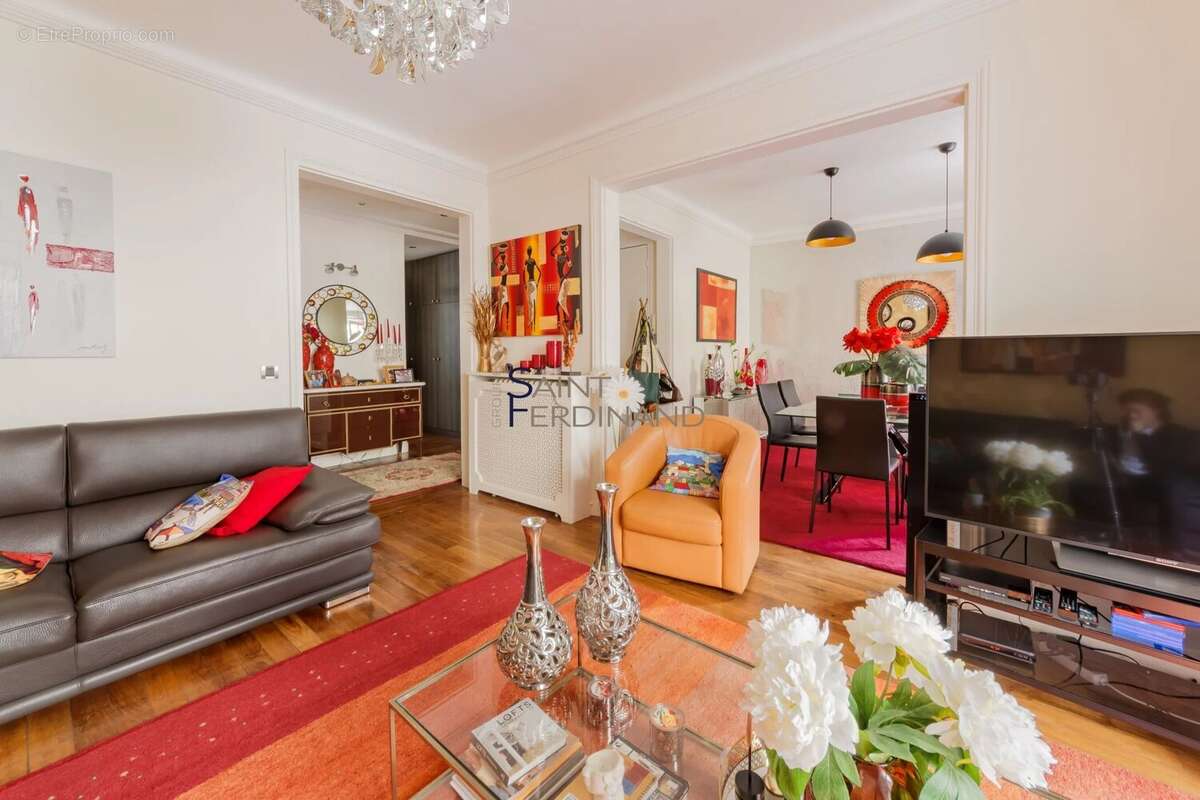 Appartement à NEUILLY-SUR-SEINE