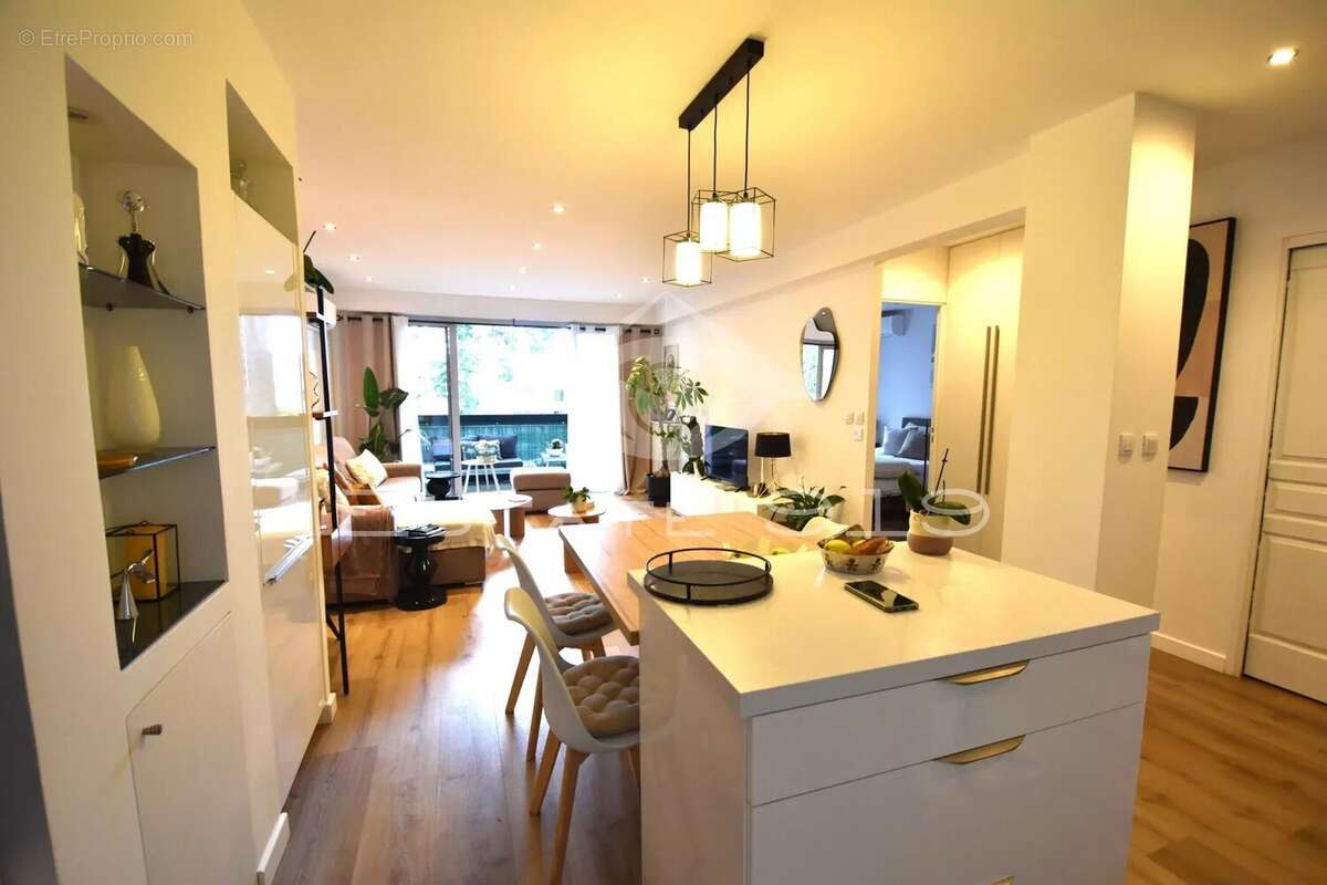 Appartement à LE CANNET