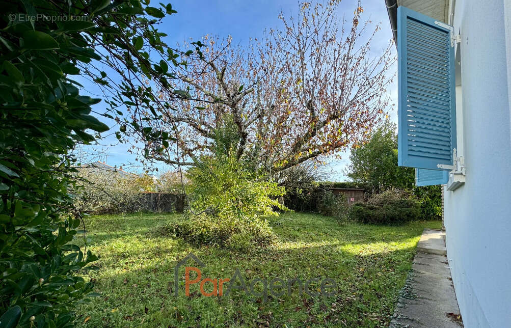 Maison à VAUX-SUR-MER