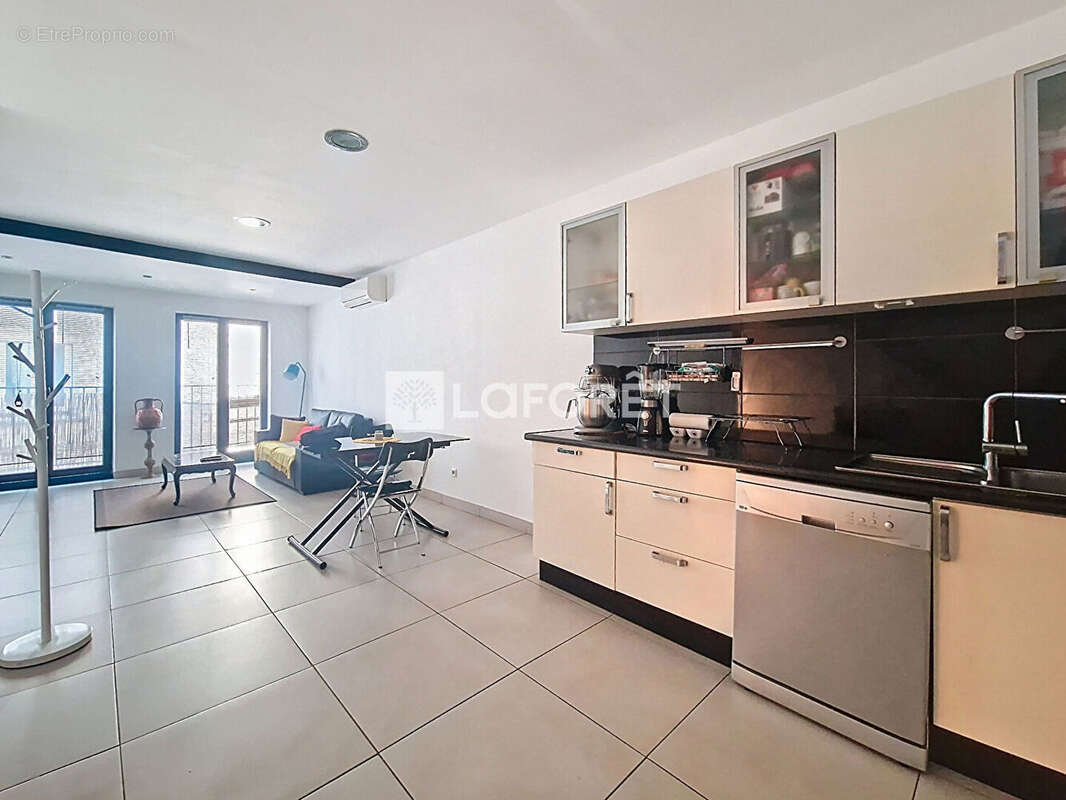 Maison à PEZILLA-LA-RIVIERE