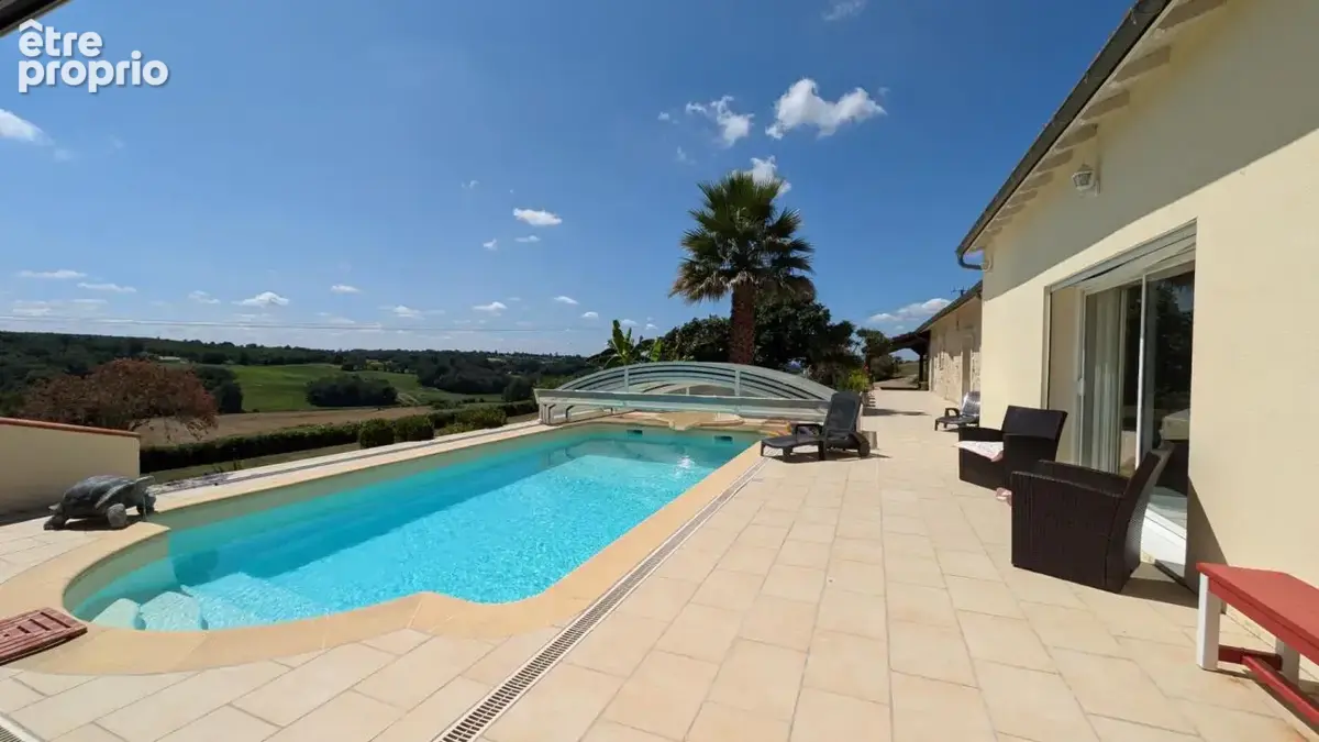 Maison de 350m² avec piscine et dépendances sur 2ha - photo 2
