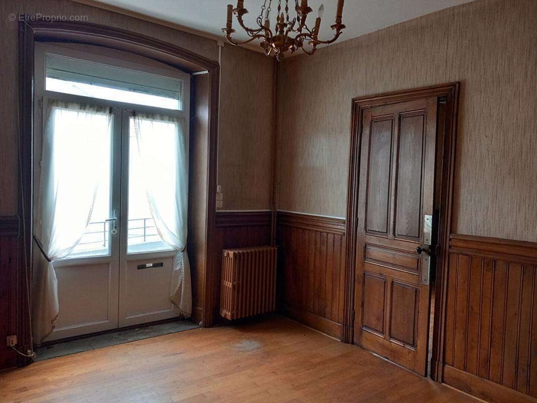 Appartement à DUNIERES