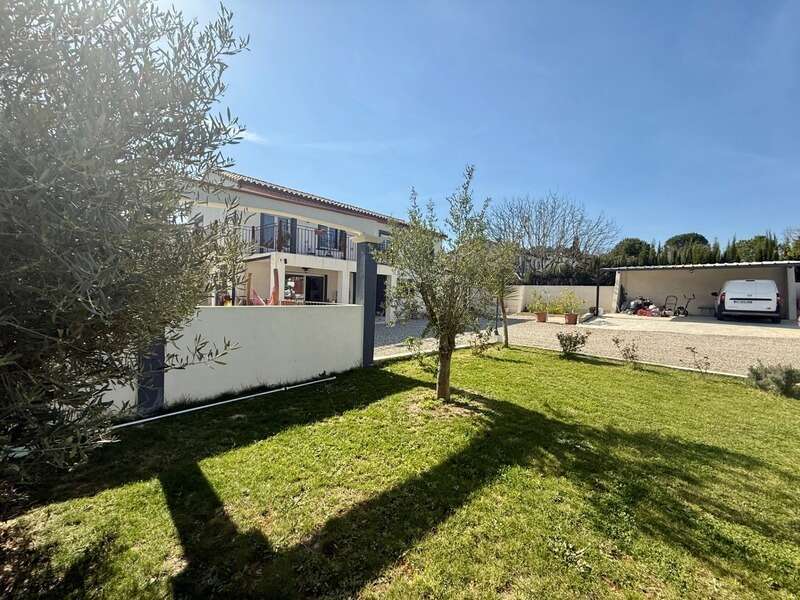 Maison à VILLEMOUSTAUSSOU