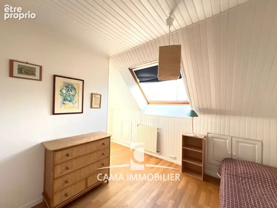 EXCLUSIVITE.  A Buc Maison de quatre chambres avec sous sol total sur un terrain clos de 650m2 environ - photo 10