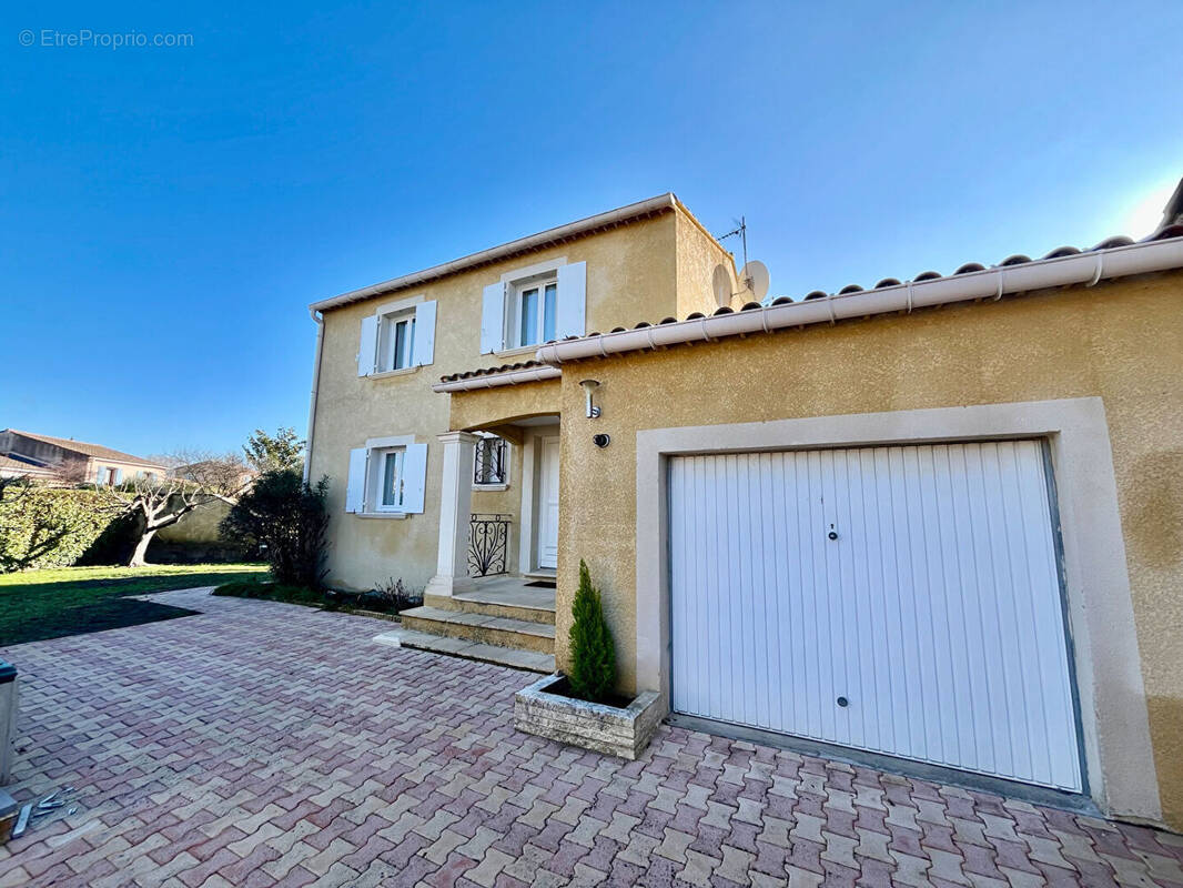 Maison à L'ISLE-SUR-LA-SORGUE