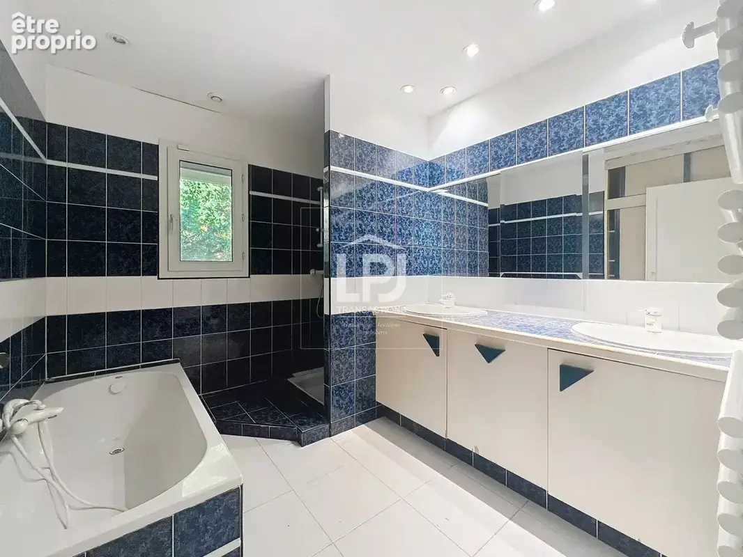 Propriété d’exception – T7 de plain-pied de 177 m² au cœur d’un parc paysager avec piscine et bois privé - photo 16