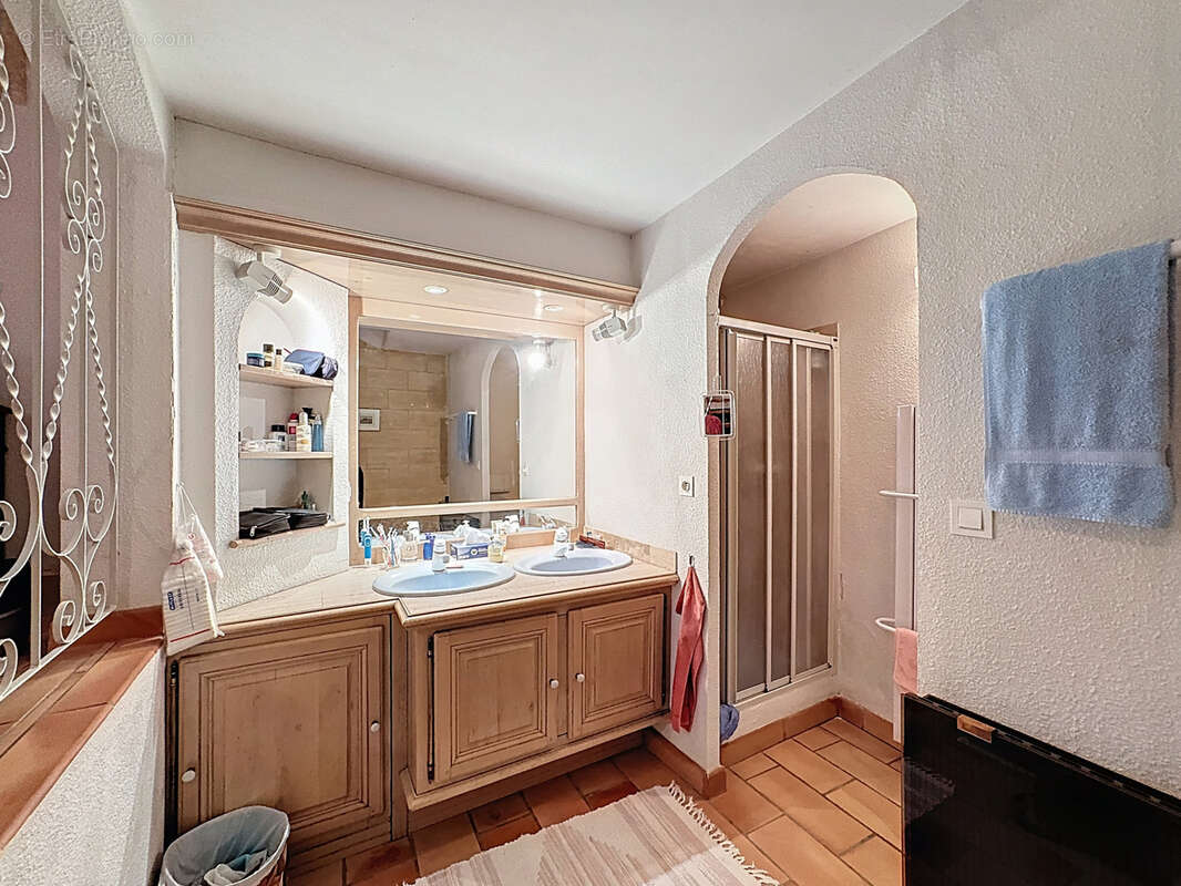 Maison à GALLARGUES-LE-MONTUEUX